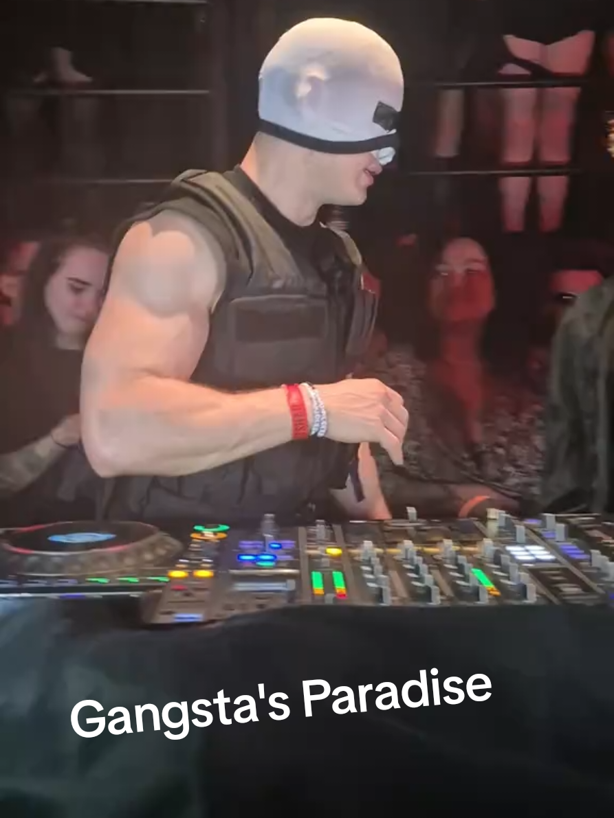 @Holy Priest #holy #holypriest #priest #gangstasparadise #techno #Techtok #technomusic #maske #dj #technogirl #frontrow #technofamily #bootshaus #köln #djs #technotok #hardtechnomusic #hardtechno #man #muscle #aman #rave #ravegirl #pioneer #pioneerdj #fy #elmefti @elMefti 