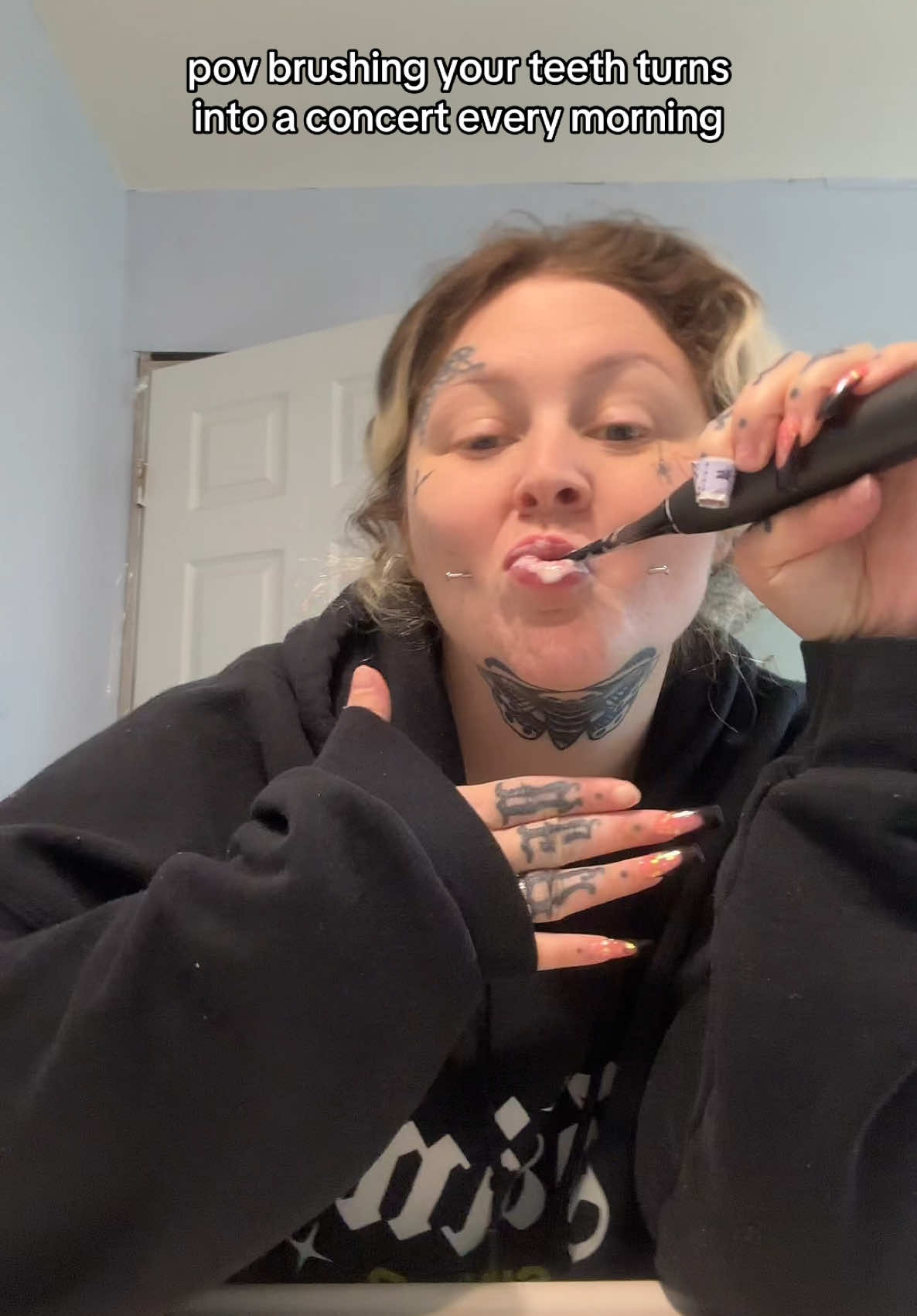 I freakin’ love this toothbrush too, teeth never felt this clean #dentaltok #dentalhygiene #whiteteeth #brushyourteeth #yellowteeth #toothbrush #electrictoothbrush 