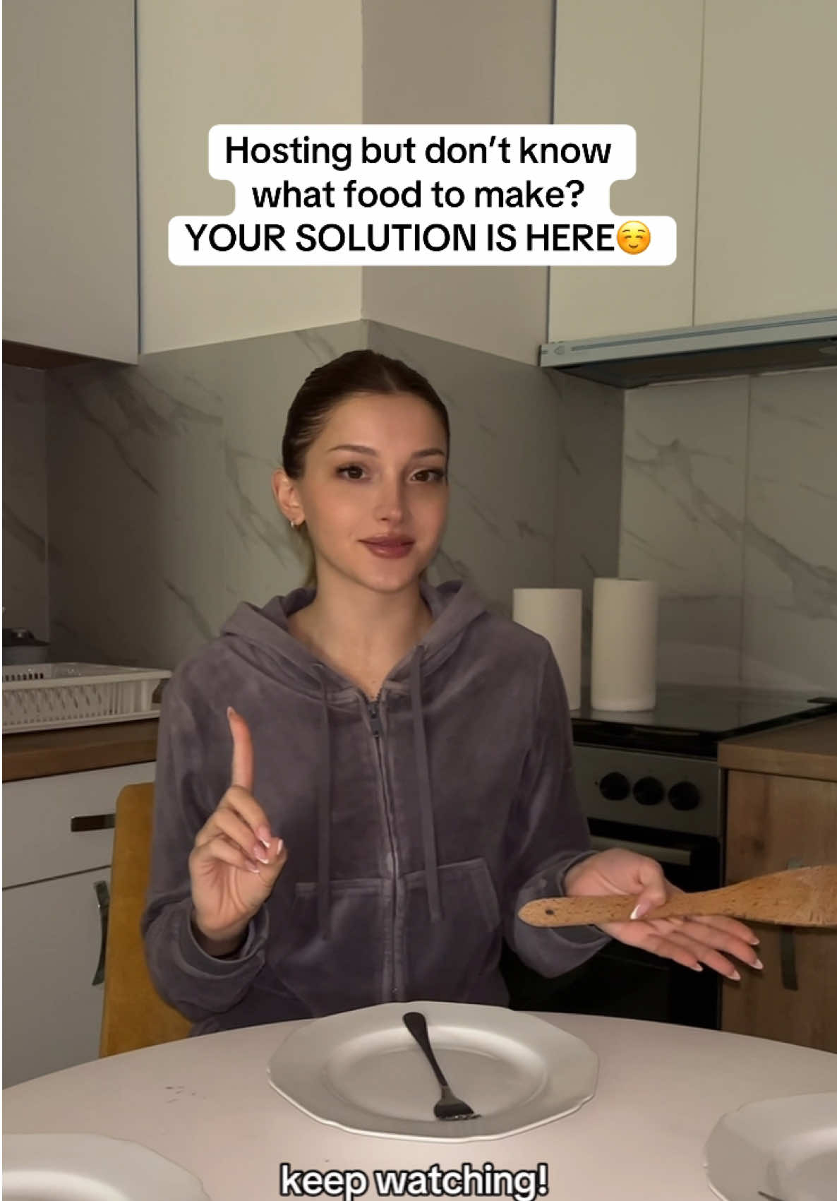 Super Chat’s in charge of dinner - what could go wrong? #host #lifehacks #DIY #ai #aitools 