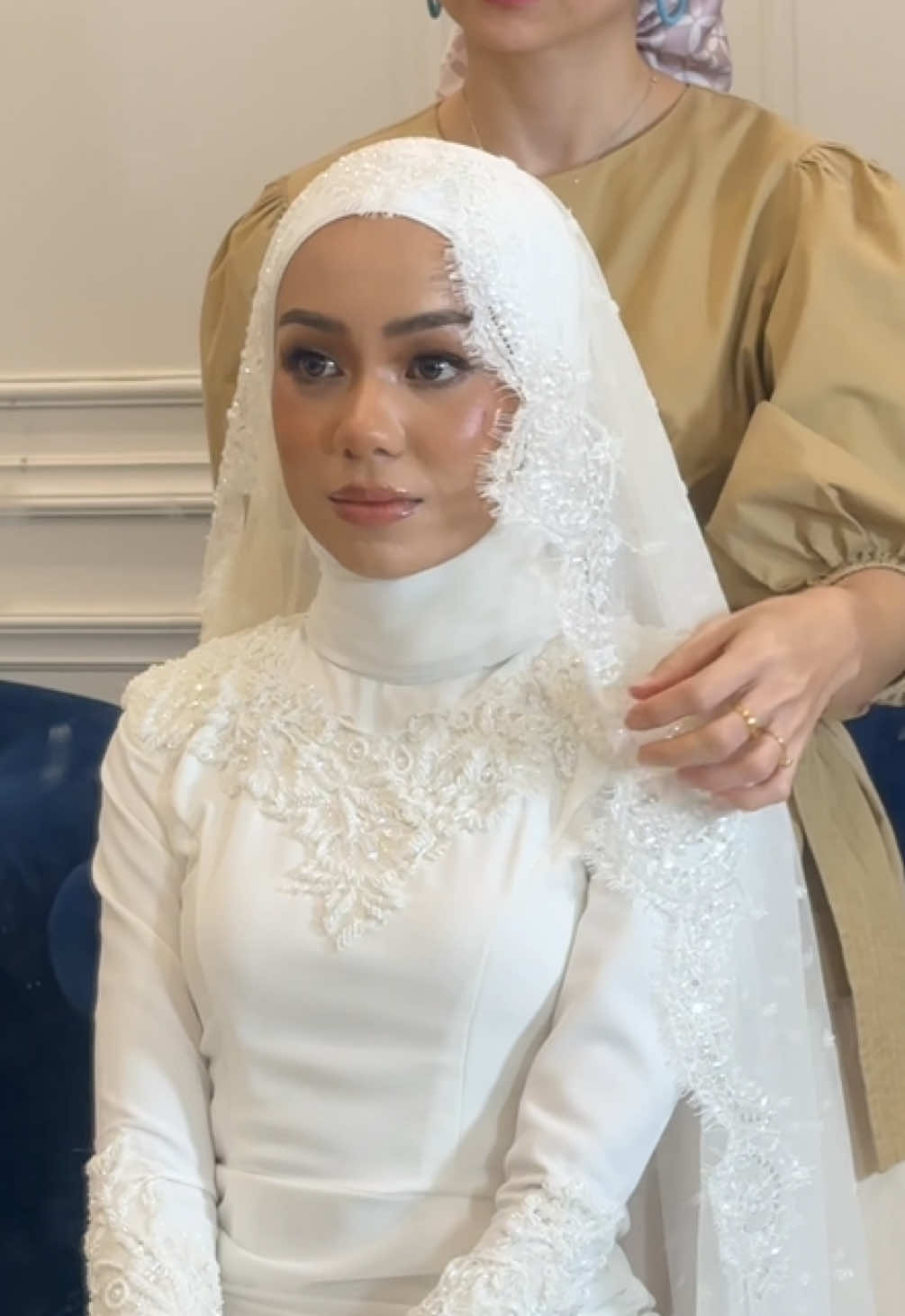 FARHANAH makeup for nikah done by me🤍🤍🤍  Hijabstyling by @Farhanah Fauzy  #muakl #muaselangor #muamalaysia #muaselangorkl #nikahmakeup #fyp #malaywedding #nikah #