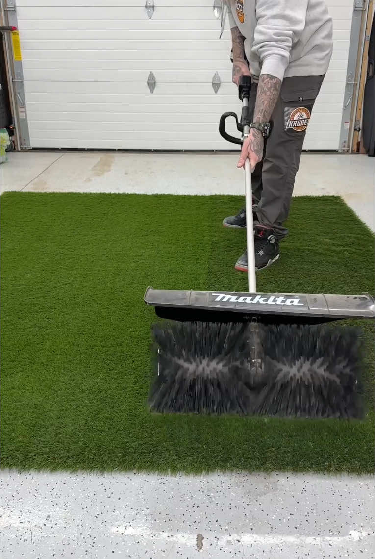 It you have dealt with artificial grass before you know it’s flat when unrolled and can be a pain to get standing up • A power broom like this Makita does the trick quick • This is their split shaft system that runs off 2 18v batteries and has 13 attachments if not more now. • It’s also great for cleaning debris out of it once it’s installed • I flip the guard around and use it upside down and pull it rather than push. It does have a reverse but it’s not meant for longer use like this  @Makita Tools USA  . . . #tools #makitapartner #construction #landscape #yardwork #makita #makitatools #yard #grass
