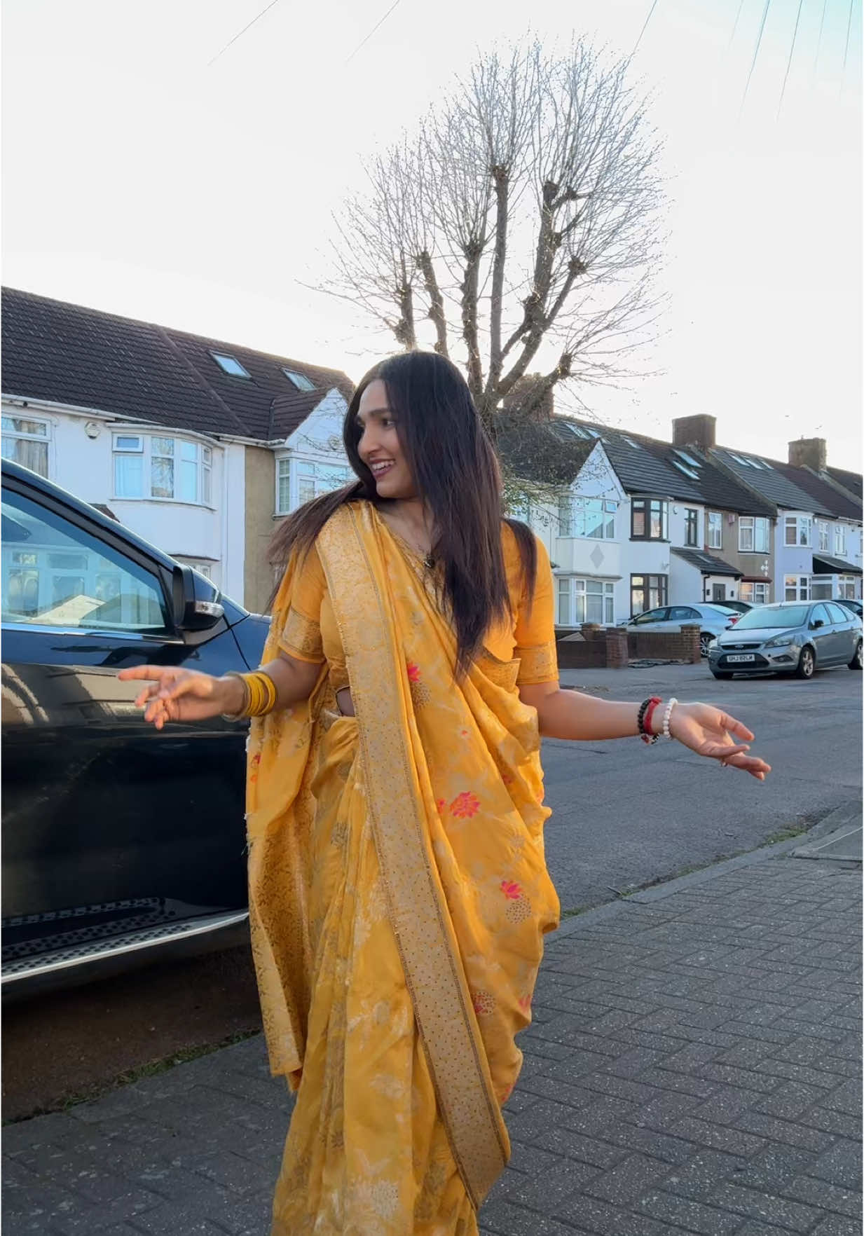 💛💛💛 #fyp #mumssaree #desi #yellow 