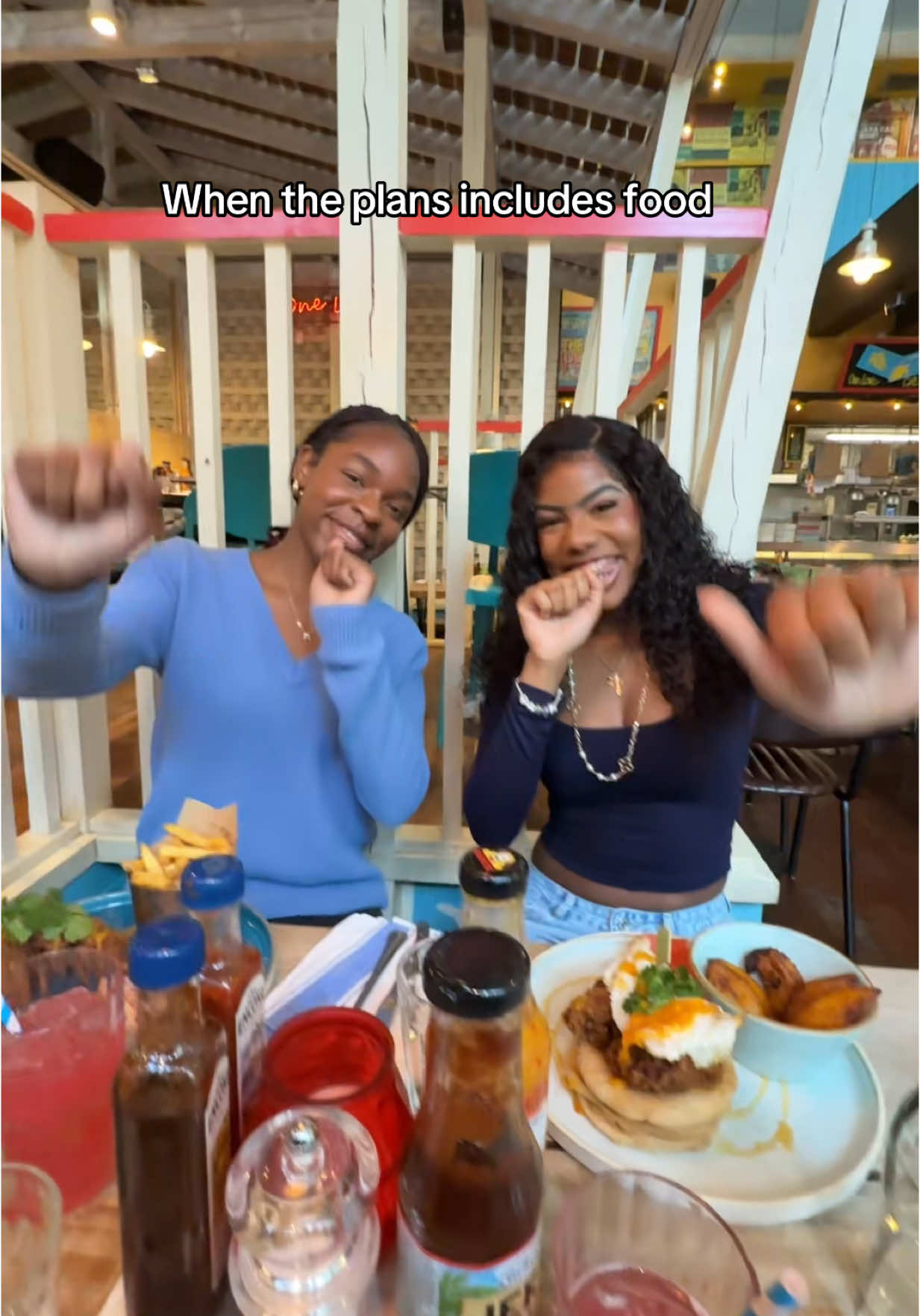 Big backs 😜 @user101666100 @𝕂𝕒𝕪𝕝𝕖𝕖シ #fyp #viral #relatable #foodies 