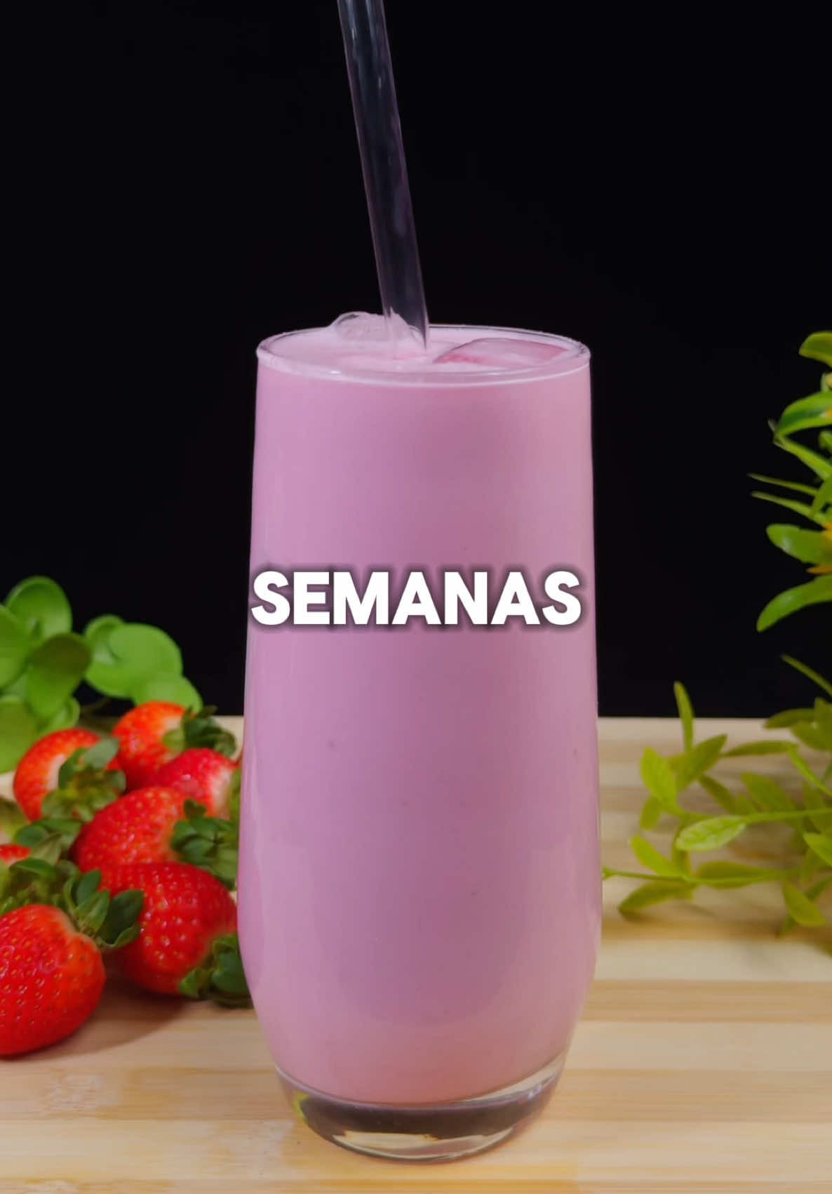 Consigue nuestro recetario en el link de mi perfil 🧃🍏 #frutasyverduras #jugossaludables #fresas #jugosdefresa🍓🍓🍓 #salud 