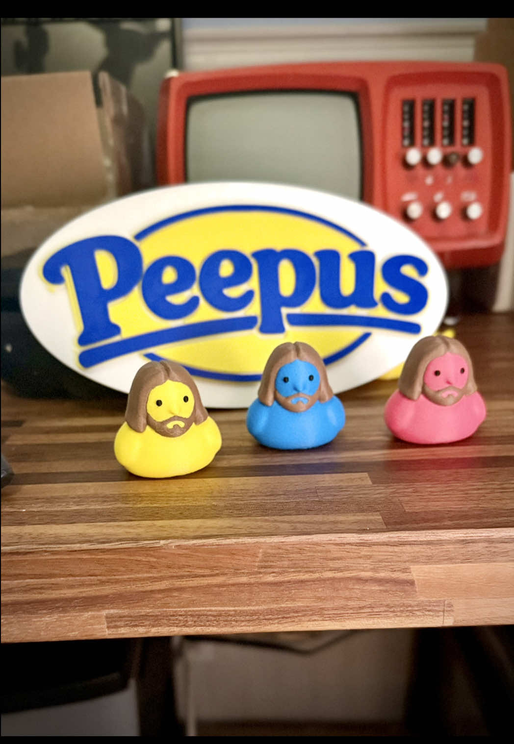 Replying to @hes_a_crybaby They’re Sacrilicious? #peeps #jesus #peepus #peep #art 
