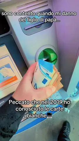 anno della luce #scam #soldi #cartebianche 