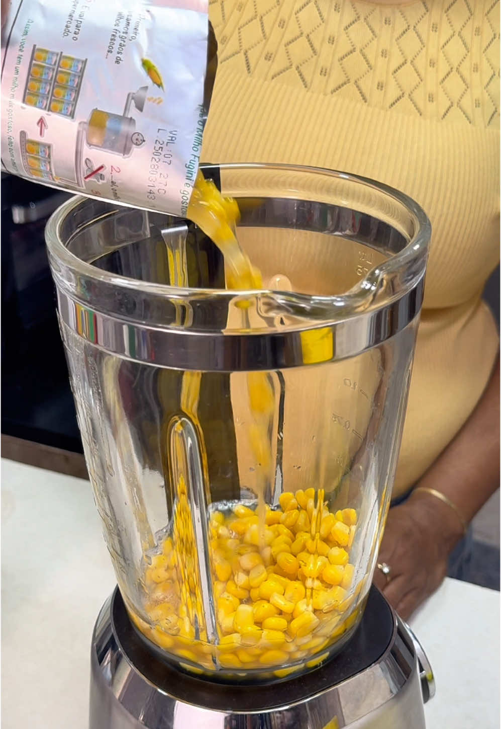 VOCÊ SABIA QUE SE COLOCAR NO LIQUIDIFICADOR TRÊS SACHÊS DE MILHO VERDE, FAZ ESSA DELÍCIA? 🌽  Aproveita e segue meu perfil, porque receitas de vó nunca tem erro e são sempre as mais deliciosas 🥰❤️ “Deem graças ao Senhor, porque ele é bom. O seu amor dura para sempre!” Salmos 136:1 #doces #doce #sobremesa #receitas #receitassimples #receitasdevó