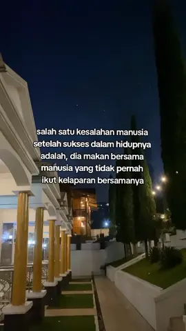 kesalahan manusia adalah lupa kepada mereka yang dulu kelaparan bersamanya  #kelaparan #bersamanya  #foryoupage #fypdongggg #fyp 