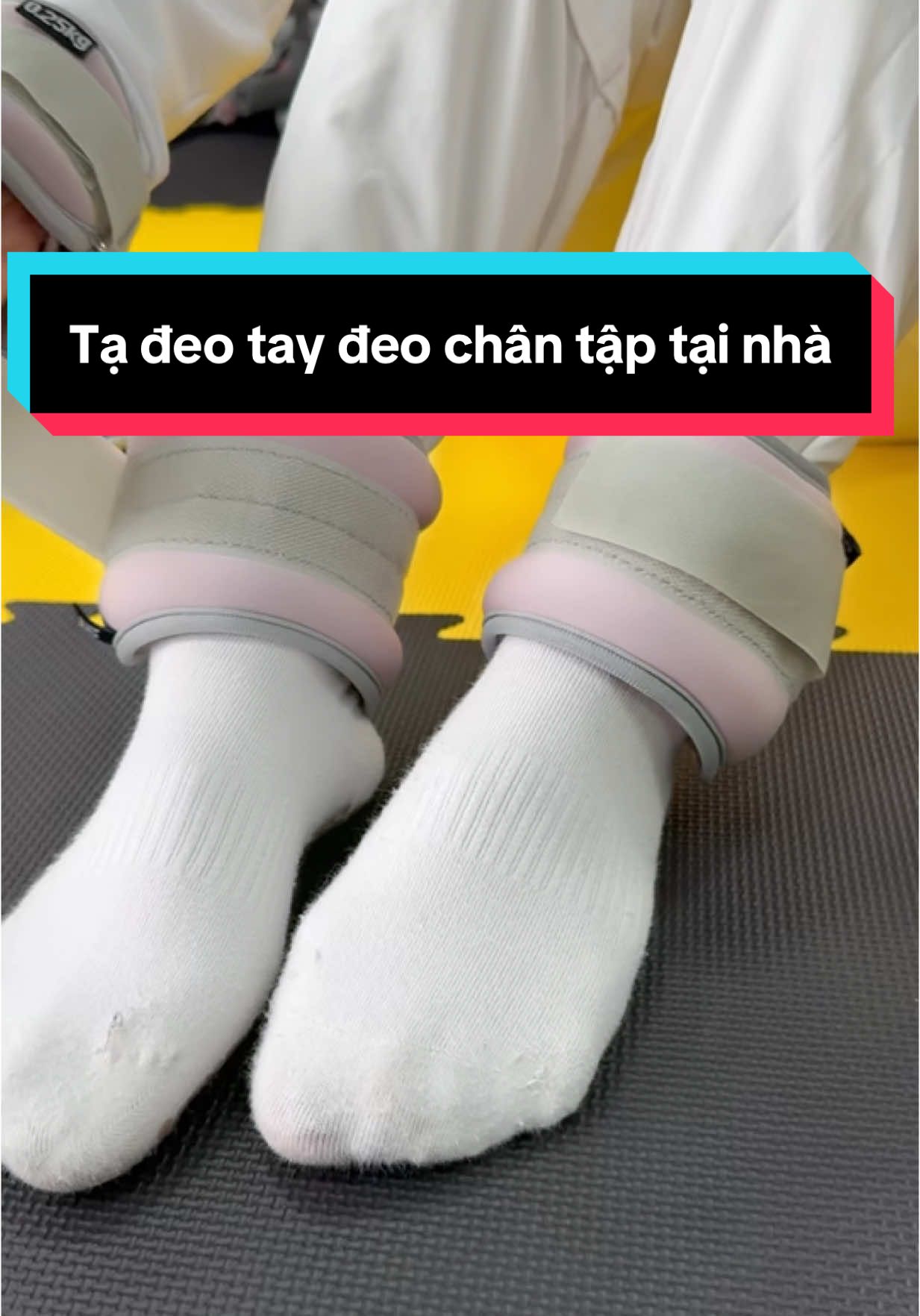 Tạ đeo tay đeo chân tập tại nhà #yentranreview55555 #yentranreview #tạ #taquanchan #tachan #tatay #tataydigong #viral #tadeotay #tadeochan #tadeochanchaybo #tadeochantapluyen 