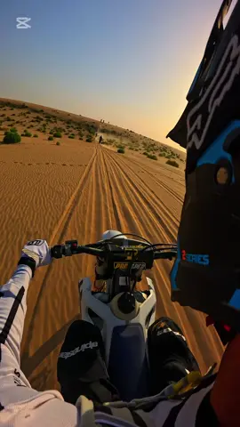 This is right after i crashed on fifth gear 🤦‍♂️🤕#liwa #dirtbike #dunes #glamisdunes #liwa2024 #ابوظبي #abudhabi 