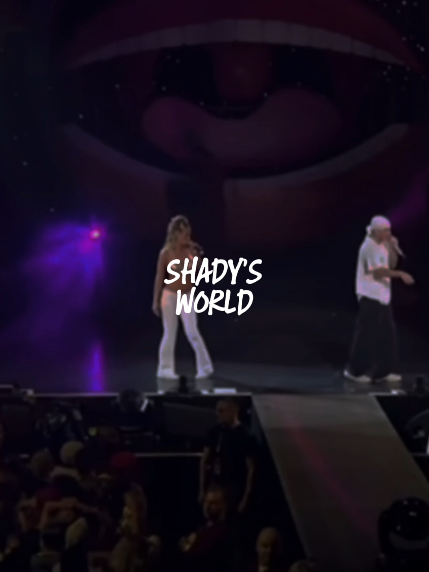 EMINEM - SUPERMAN 🔥🔥 #CapCut #eminem #withoutme #drdre #liveperformance #mockingbird #foryoupage #festival #concert #song #funny #eminem #fyp #slimshady #rap #hiphop #viral #music #edit #lyrics #foryou 