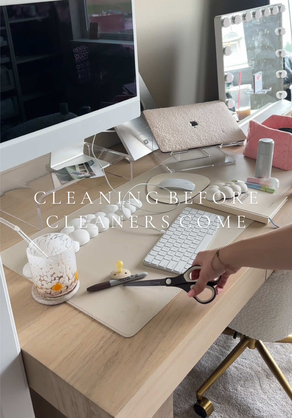 quick lil pick up before they work their magic 👏🏼 #cleaners #cleanwithme #CleanTok #cleaning #motivation #Home #homedecor #interiordesign #aesthetic #cozyathome #cozyhome 