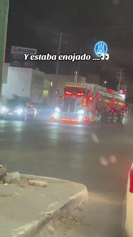 Este tráiler estaba enojado ya no quería seguir trabajando 🤭🤭😅#trailer #enojado #camion #trailero #ojos #camioneros 