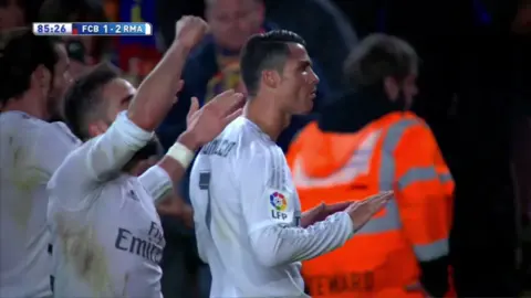 هدف كريستيانو الخرافي ضد برشلونة بعد استلام مجنون بصدر وانهاء رائع بين اقدام الحارس وحسم ألقاء في اخر الدقائق واحتفال الكلما كالما فلكامب نو امام 100 الف متفرج موسم 2015/2016 🤯💀🥶⚡🔥💪👌🤫🫳👑⚽#fyp #fyp #foryou #viral #رونالدو #كريستيانو #ronaldo #cristiano #cristianoronaldo #cr7 