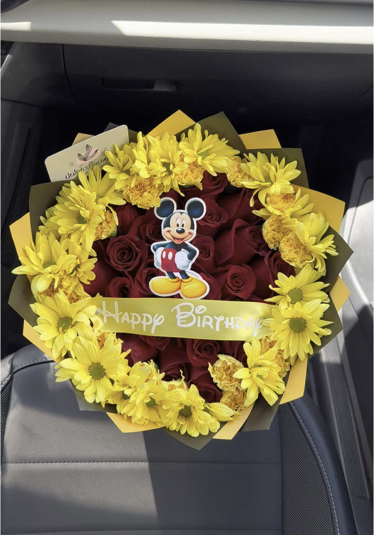@dulcexflowers on ig 💛✨❤️✨💛✨❤️ #floristsoftiktok #florista #SmallBusiness #mickeymouse #mickeymousebouquet #disney #disneybouquet #fypシ #parati #fyp 