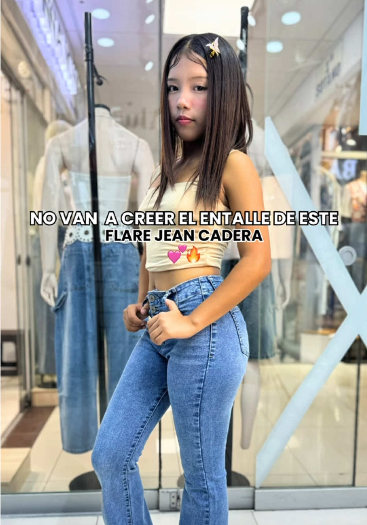 Flare Jean Cadera 🔥 toda chica necesita estos jeans para lucir increíble.  📍Jr. Gamarra 1043, La Victoria - Centro Comercial YA, tienda 39 semisótano.  🇵🇪 Realizamos envíos a nivel nacional 📲 969 392 711 #jeanstendencia #flaredjeans #flaredpants #lowwaist #cadera #jeanspormayor #gamarramayorista #gamarrafashion #enviosatodoelperu #pointgamarra #jeansgamarra #trendy #denim #contenido #virał #tiktokviral #fypp #paratii #ropaperu #ropaaesthetic #limaperu🇵🇪 