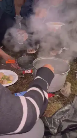 kasih quote yang out of the box nya kakaks #mentahan #mentahanvideo #gununggedepangrango #gede #camping #suryakencana #masak 
