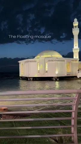 📍Al-Rahma mosque, Jeddah. Breathtaking Allahuma barik🔥 #floatingmosque #masjid #muslim #islam 