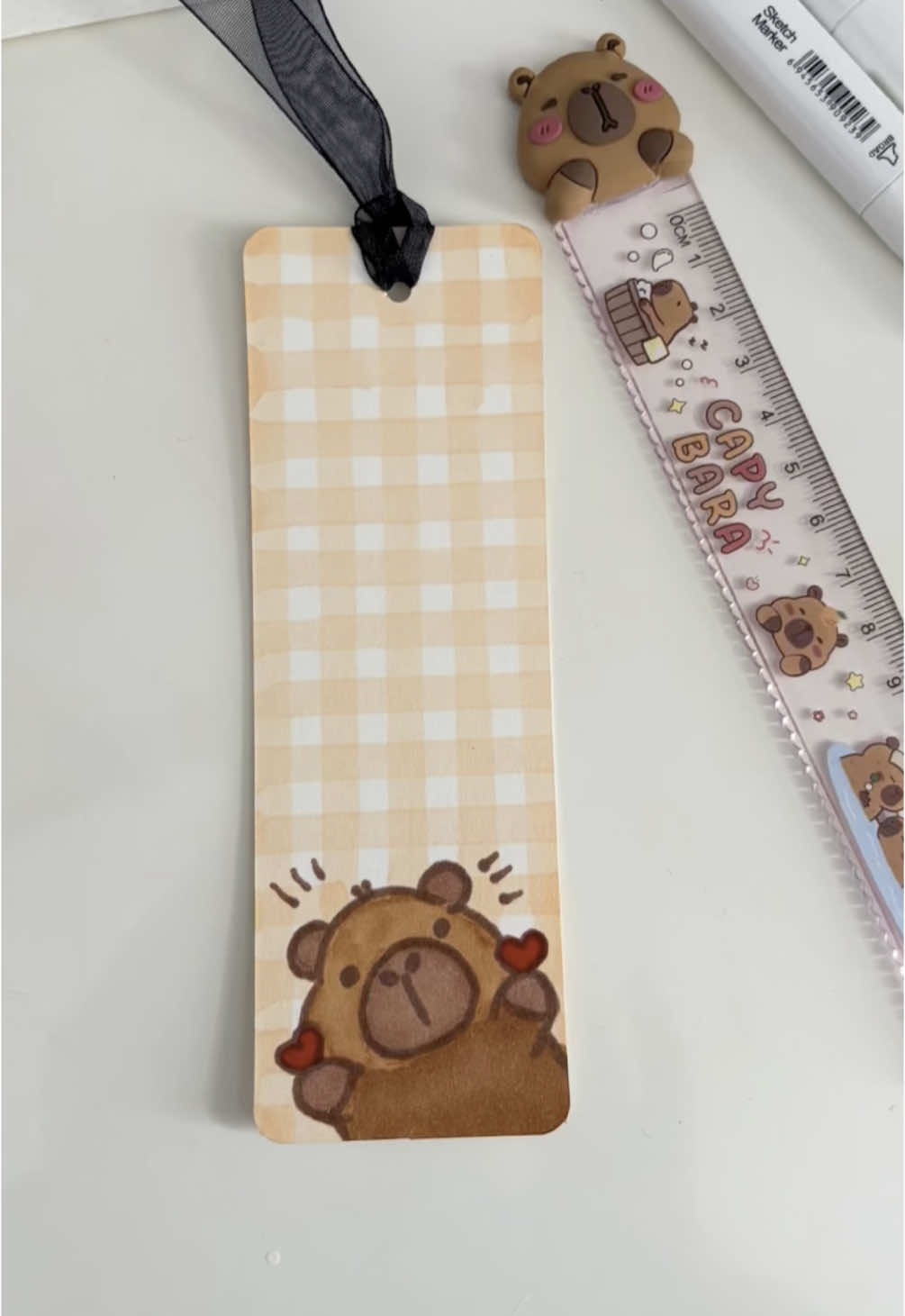 Capy Bara bookmark ❤️ #artby_shagun #painting #artist #fyp #aestheticart #paintingideas #bookmark #DIY #trendingvideo #viral_video #tik_tok #DIY 
