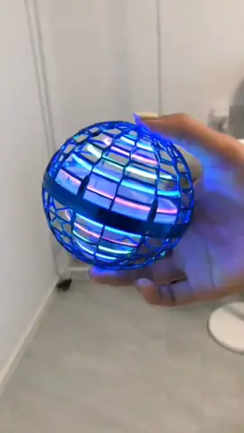 Spin Magic Flying Ball#Childrenstoys #tiktokshop #goodthing #foryou #fyp #Flyingball #Flyingtoy 