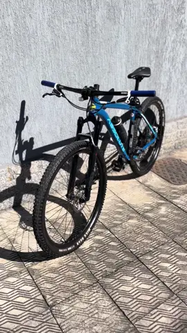 Absolute Nero 4 😍 . . . #grau #graudebike #grau_dos_favela #graudebikemontadinha #graudebikerebaixada ##graudebike012 #bicicleta #bicicletamotorizada #bicicletas #shimano #grau244 #giosfrx #gios #hupinaja #bikevlog #ciclismo #ciclista #graudelado