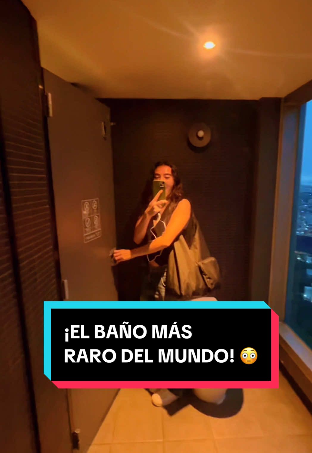 ¡EL BAÑO DONDE SE VE TODO! 😗☝🏼🚽 #seul #coreadelsur #viajestiktok #humor #datoscuriosos #seoul #seoultravel #namsantower #viajeacorea 