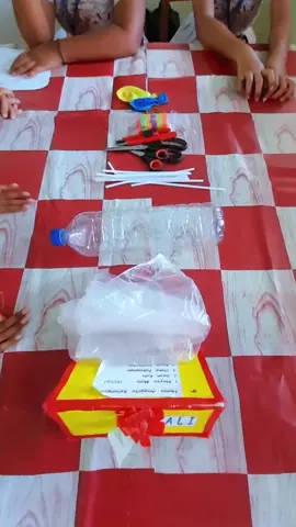 Praktek Membuat Alat Pernapasan Sederhana Manusia (Kelas VI/B)🫁 Alat & Bahan: 1 buah botol plastik bekas ukuran sedang, 2 buah balon karet ukuran kecil, 4 buah sedotan atau pipa kecil berbentuk Y, 1 buah karet gelang, plastisin/selotip, gunting/cutter. #sekolahdasar #ujianpraktek #kelas6  #ipas #sistempernapasanmanusia #marsudirini #kefamenanu 