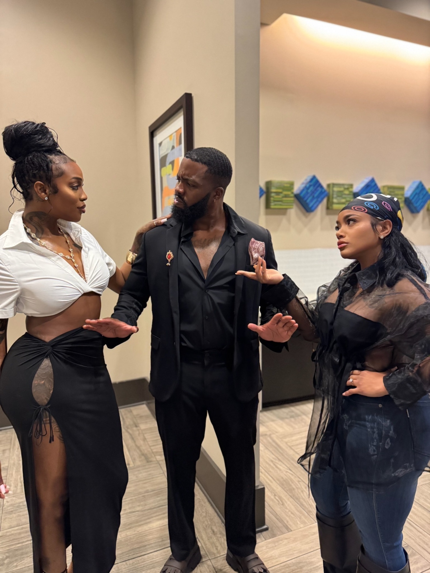 When Nina tells Erica she’s not Lawrence’s typical “TYPE”! #God #Jesus #Jesusispoppin #Jesusbeenpoppin #kountrywayne #letthatsizzleinyourspirit #helpisontheway #love #ericapinkett