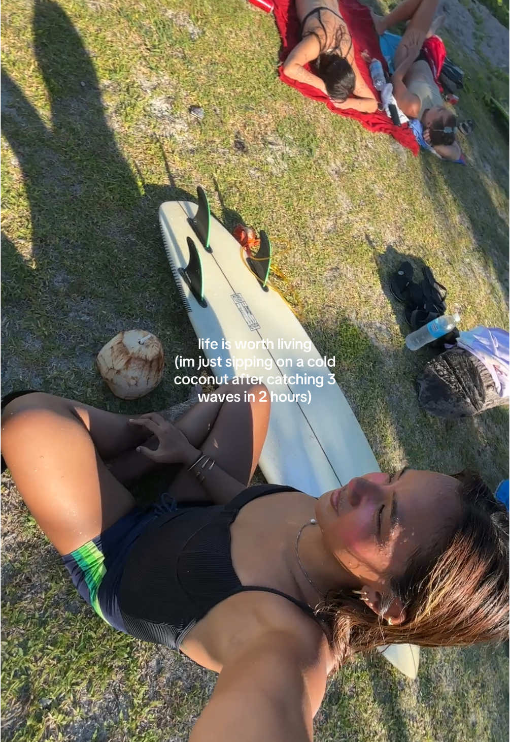 I’m a beginner on a 6’4 give me  tips im begging 😭 #surfing #surftrip #surftok #howtosurf #surfergirl #travel #siargao #fyp 