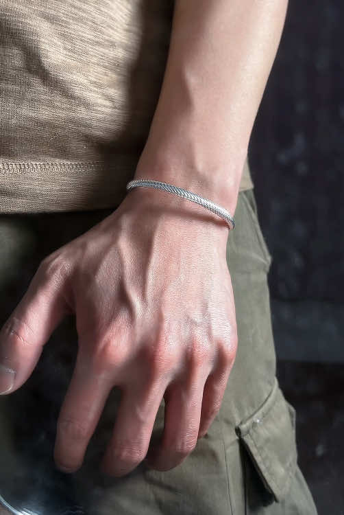 Wow 🤩 this bracelet is so cool 😎 #bracelet #bracelets #gelang #jewelry #accessories #fashion #hiphop #coolboy #cool #coolgirl #gift #boyfriend #girlfriend #couple #foryou #fyp 