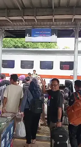 Liburan Lebaran Telah Usai, Kembali ke mode awal... kerja..kerja..kerja Sampai jumpa di Lebaran Tahun depan. #creatorsearchinsight #Lebaran2025 #Mudik #fypviralシ 