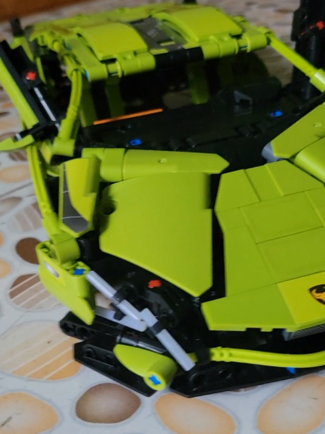 màu xanh lá nhưng đừng xa lánh 🤭 #legotechnic #lamborghini #lego 
