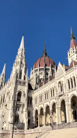 incredible ✨ #budapest #girlstrip #european #traveltiktok #travelineurope #travel #trip #europe #architecture #PlacesToVisit #hungary #parliment 
