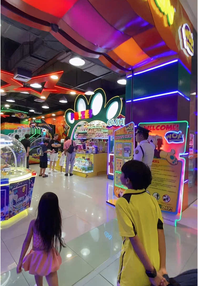 Kaya pala gusto mag laro sa trishot kasi nakakapa SM pakatapos ayos ah😅 #worldoffun #smnagacity #archade #kapalo🏸 #fyppppppppppppppppppppppp 