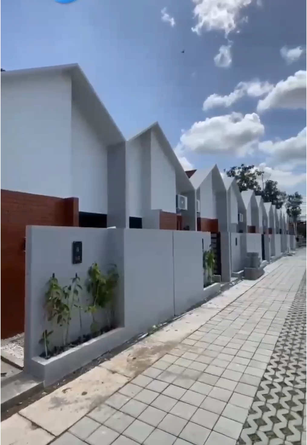 AKSA KOSTEL Kost Exclusive per unit semi paviliun, lebih private spaces.. full furnished AC, Water heater, TV dll..  📍Maguwoharjo, timur stadion Bulanan 2jt an Mingguan 750rb Harian 200rb BOOK SEGERA 📩 https://wa.me/6285117412102 #kostjogja #kostsleman #kostexclusivejogja #sleman #sanatandharma 