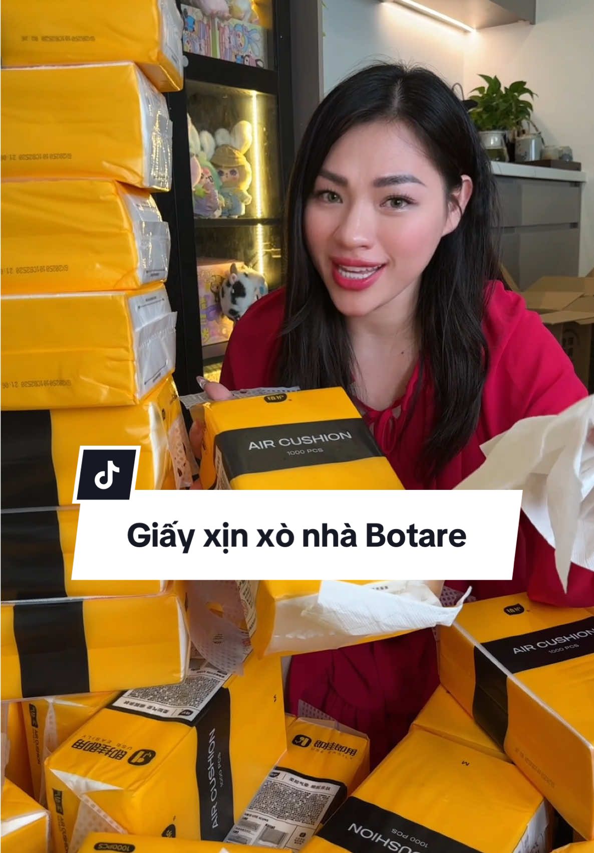 Ai mà thích cái sự êm, mềm mịn thì đừng bỏ qua dòng air cushion của nhà Botare nha mọi người. Không những êm từ chất mà còn tới giá nữa. Bữa nay có deal sale giá hời, thùng 9 bịch chỉ còn 160k thui. Cả nhà nhanh tay chốt đơn nha #botare #xuhuong #muataitiktok #botaretissue #botarefacialtissue #botarelapramamar #khangiaydanang #giayrut #giayruttreotuong #giayrutcaocap #giayrutnoidiatrung 
