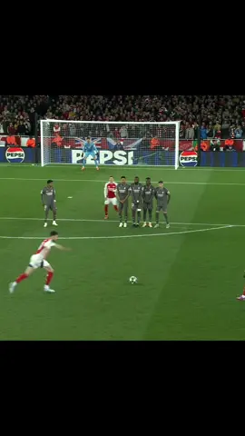 NO COPYRIGHT INTENDED #arsenal #championsleague #declanrice #freekick 