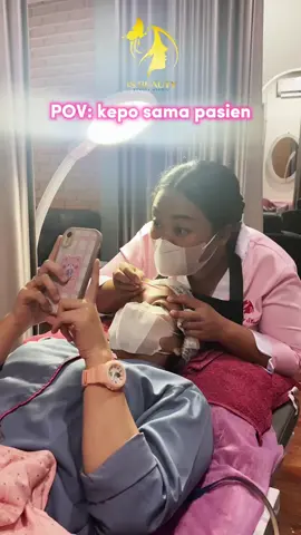 Kerjaan therapist selain treatment ga ya? 😋 #beauty #fyp #salongunungputri #eyelashgunungputri #eyelashmurah #promoeyelash 