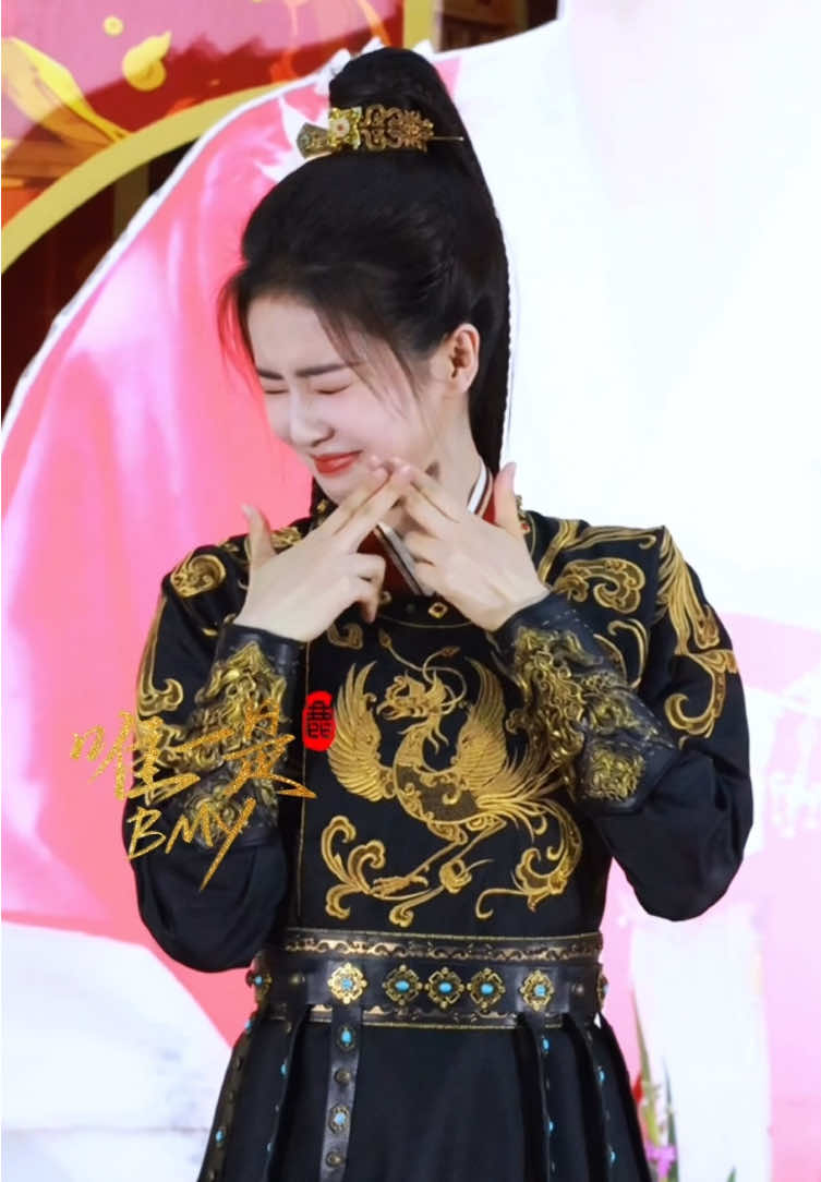 เต้นโชว์แฟนคลับไปหนึ่งกรุบ เต้นเอง เขิลเองงง😂❤️  #ปิดกล้อง #QingWuFengMing #唐宫奇案之青雾风鸣 #ไป๋ลู่ #BaiLu #白鹿 #ไป๋เมิ่งเหยียน #bailu白鹿 #ซีรีย์จีนย้อนยุค #ซีรีย์จีน #outfit #chinese #china #fyp #foryou #viral 