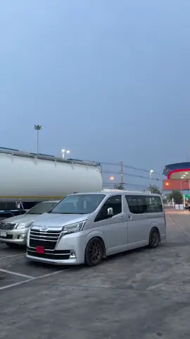 #hiace300 #hiacecommuter #hiace 