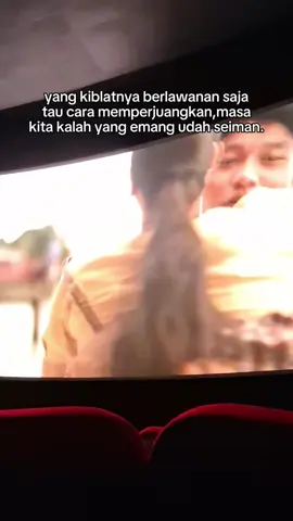 Komang bukan cuman film, tapi visual cinta yang didalamnya mengandung harapan tantangan,. Film yang bukan bikin diam bukan karena tak tau harus berkata apa, tapi karena terlalu banyak yang dirasa. Kita bisa sedih dibuatnya dengan presisi, dan ketawa oleh komedi, Mengutip kata @Raim Laode  dalam @Film KOMANG  