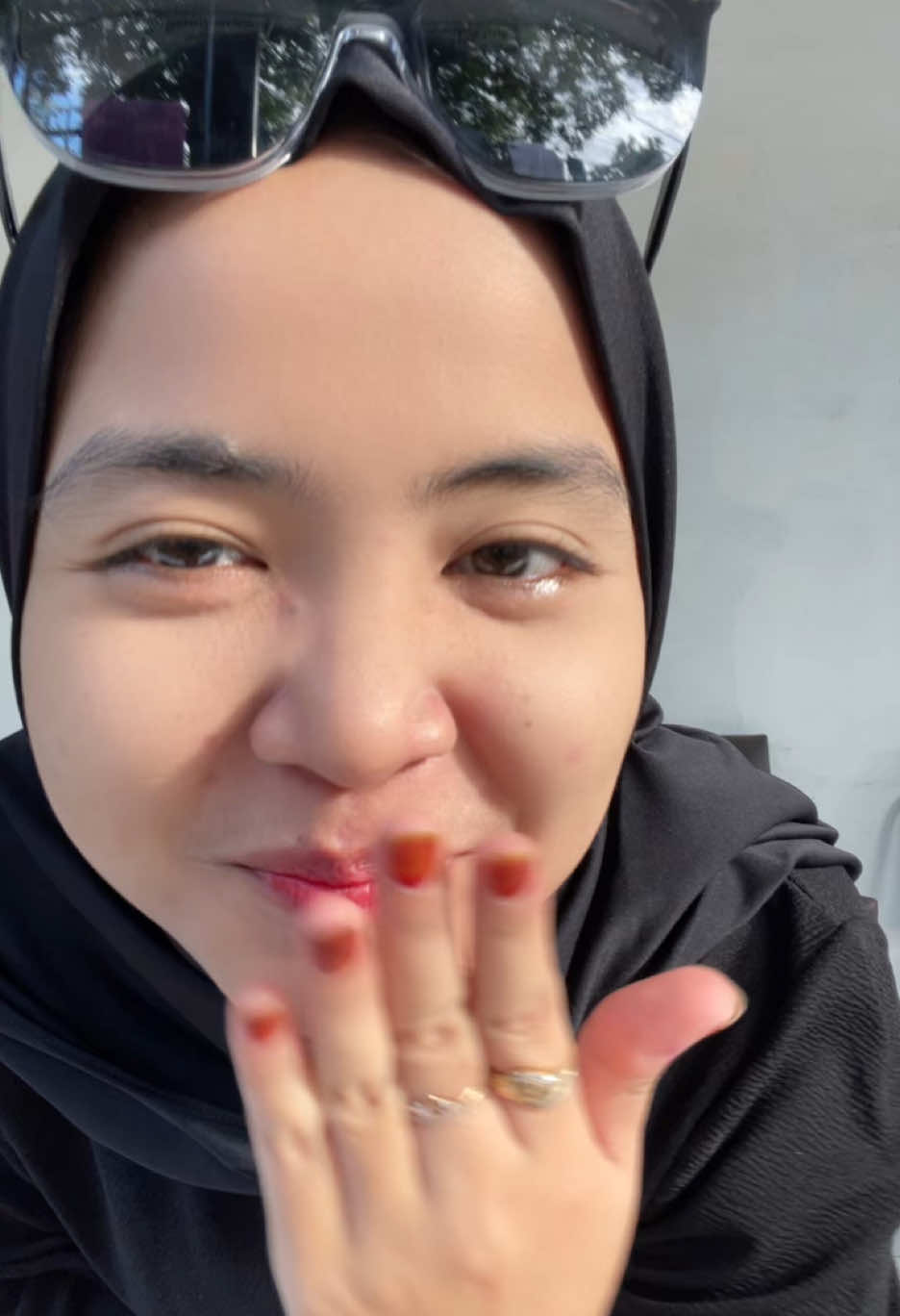 Ada yg tau arti tulisan dibelakang itu apa?  #setoroutfitceunah #setoroutfit 