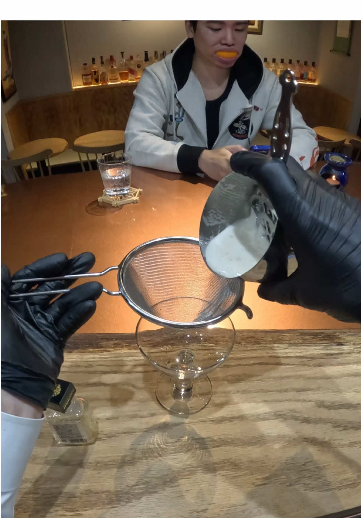 おわかりいただけただろうか…。 世界的大人気のあのカクテル🍸 #asmr 