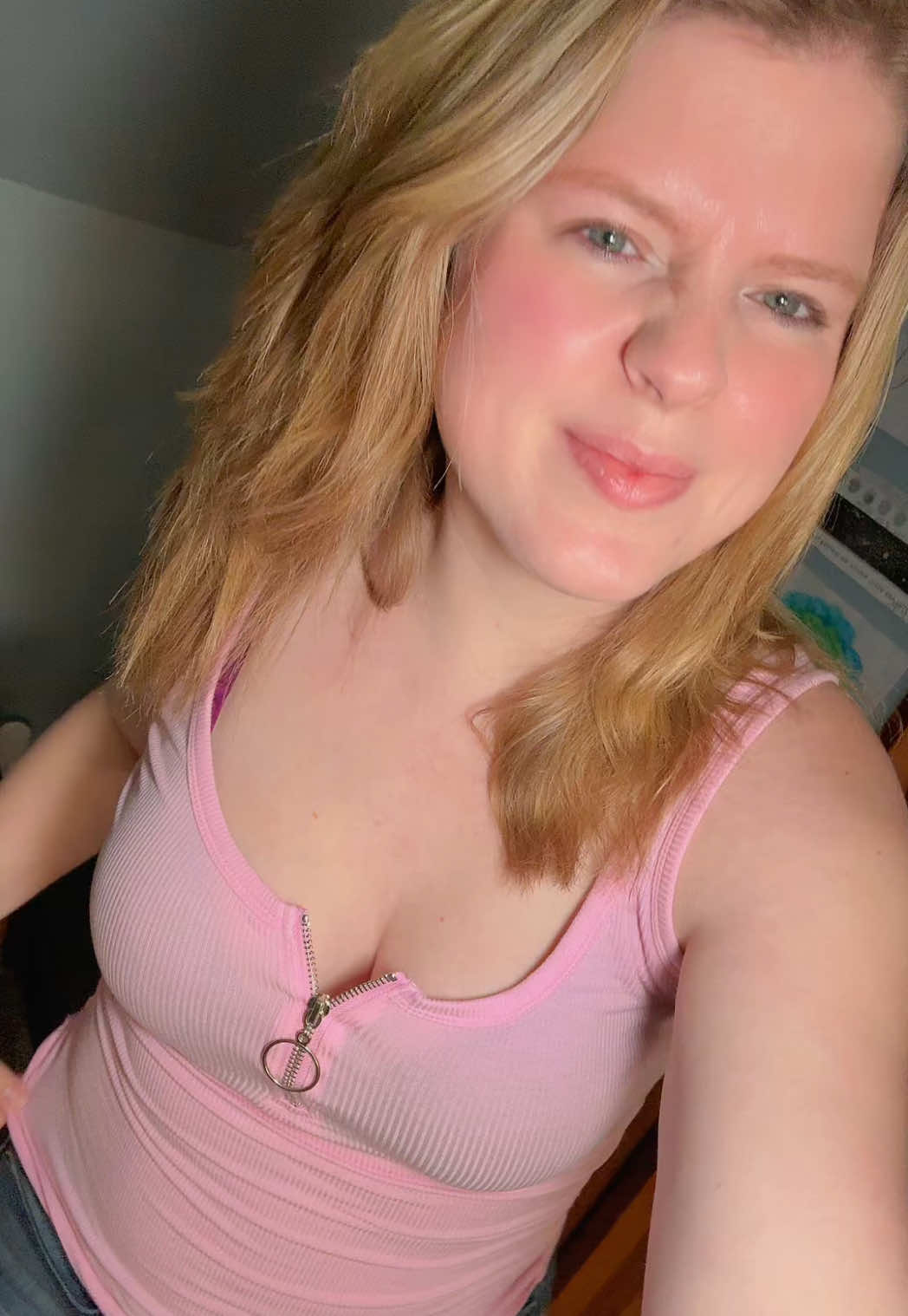 Hey boy 👋🏼 #blonde #goodvibes #wavyhair #smirk 