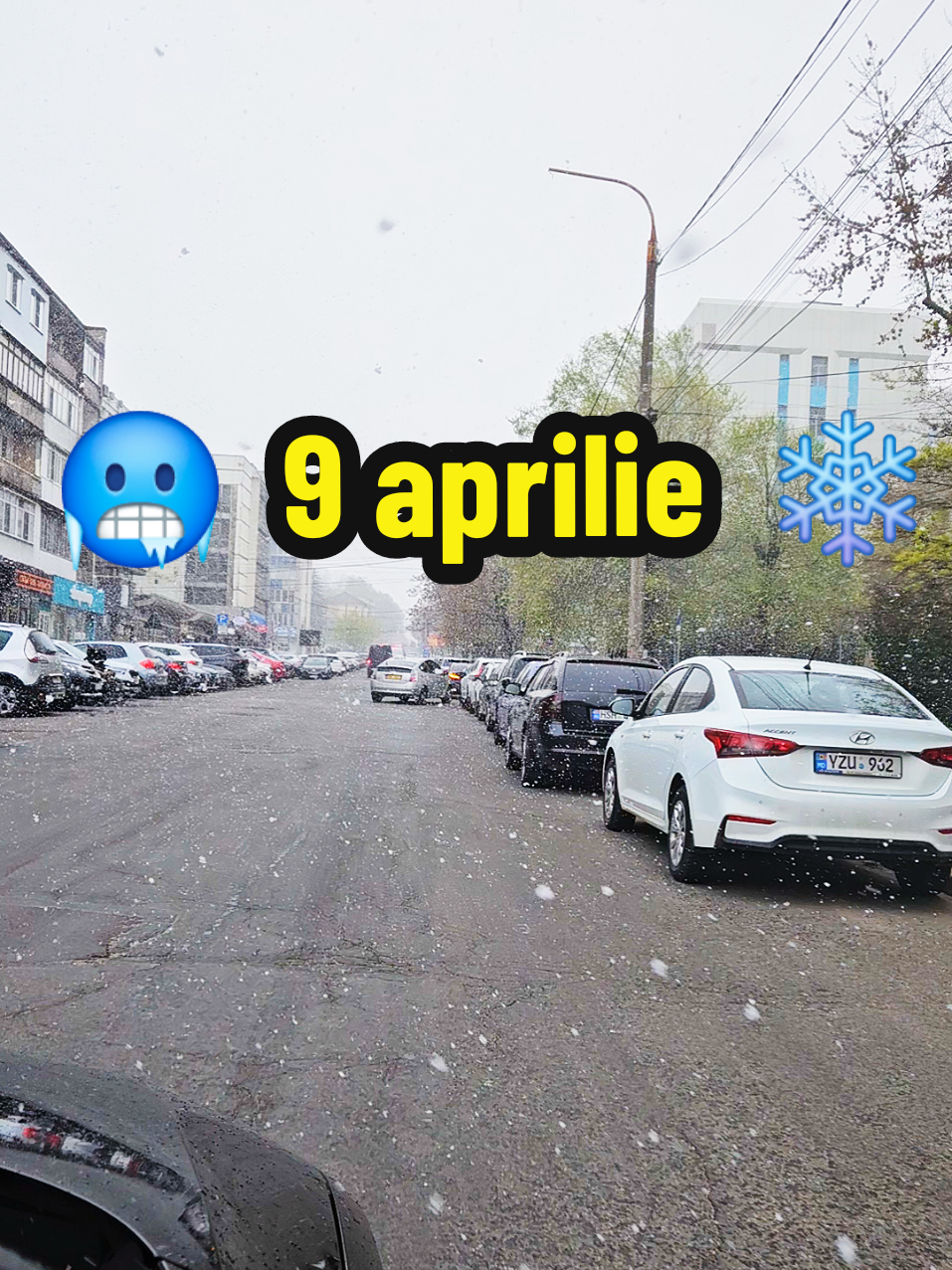 9 aprilie 2025 o zi neobișnuită ninsori abundente si soare luminos s-au schimbat pe rând de câteva ori în timpul zilei  #primavara #iarna #ninsoare #moldova #chisinau #drumurilenoastre #tiktokmoldova #accident 