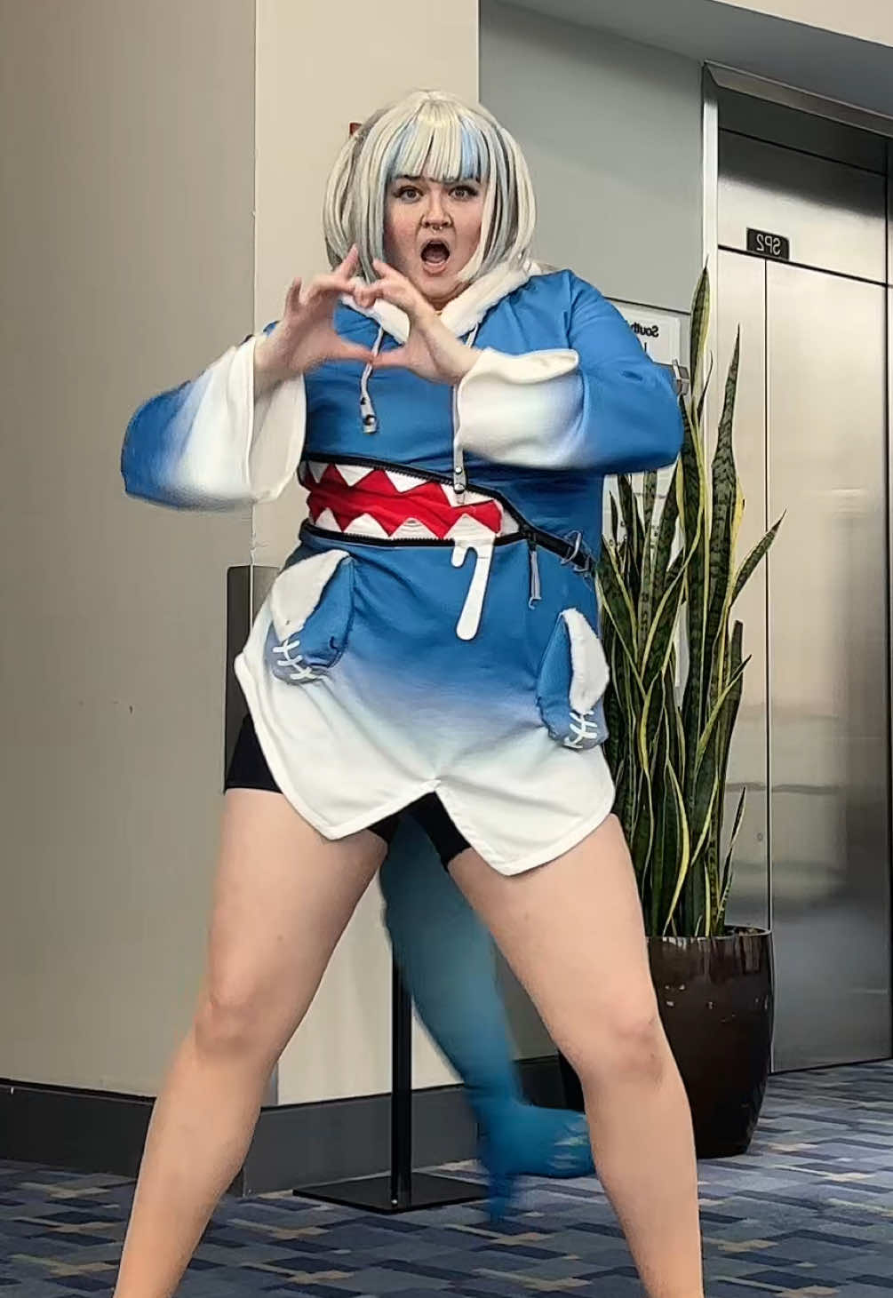 i rly love cosplaying gura actually i wanna do another outfit of hers so badly 😭😭🫶 #awesomecon #awesomecon2025 #hololive #hololiveen #holymyth #gawrgura #gawrguracosplay #fyp 