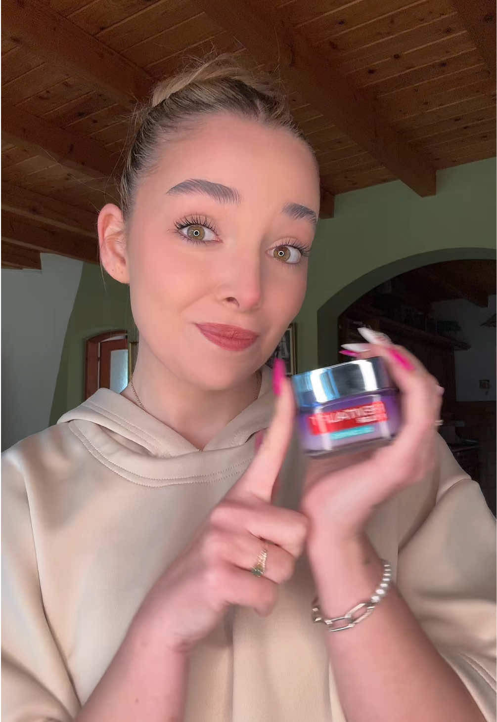 Hirdetes| Csodálatos terméket hozott nekünk a L’Oreal, én IMÁDOM!😍 Ti próbáltátok már? @L’Oréal Paris #lorealparis #revitaliftfiller #fillerroutine #fillerserum #fillerdaycream #hyaluronicacid # skincare #skincareroutine
