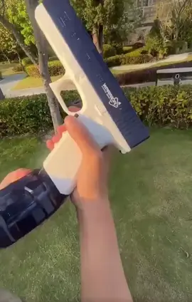 Summer is coming! Do you wanna water gun game with your friends?#summertime #summerofgaming #gun #partytime #poolparty #kidstoys