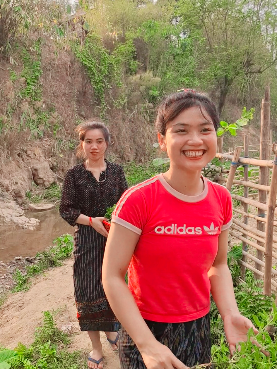 ความรักออกแบบไม่ได้#ชนบทลาว🇱🇦🇱🇦 #มันคนเดินทาง 