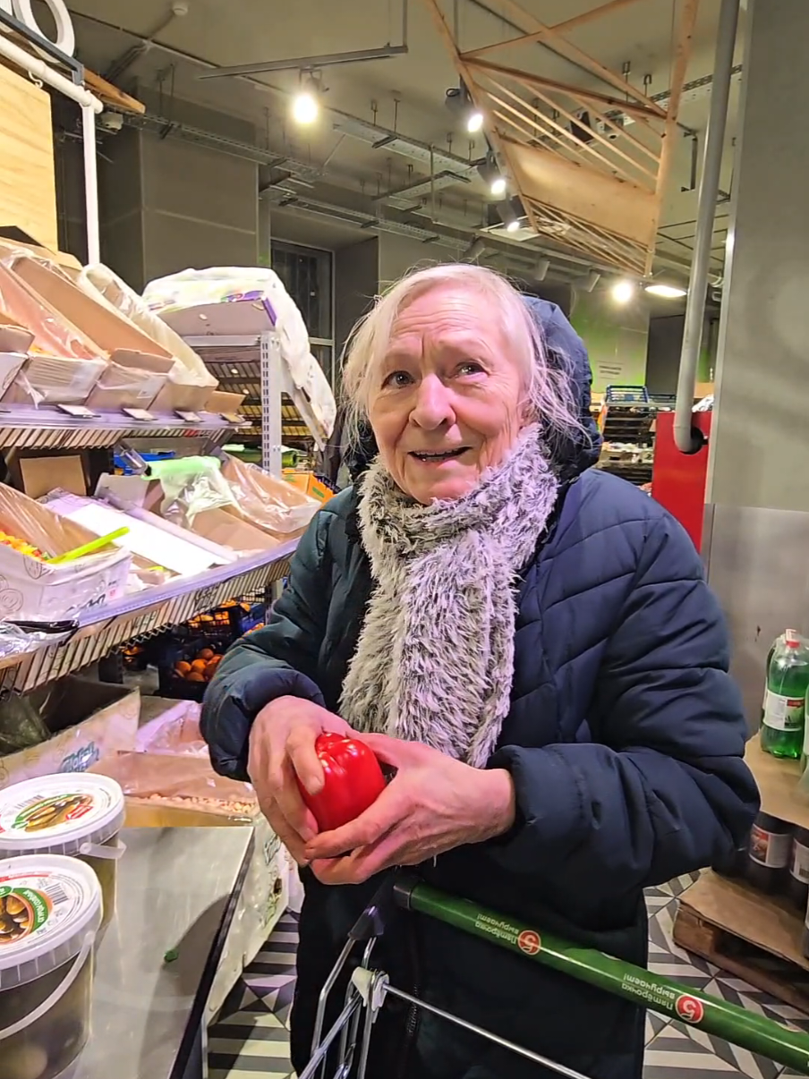помог бабушке купить продукты #рекомендации 